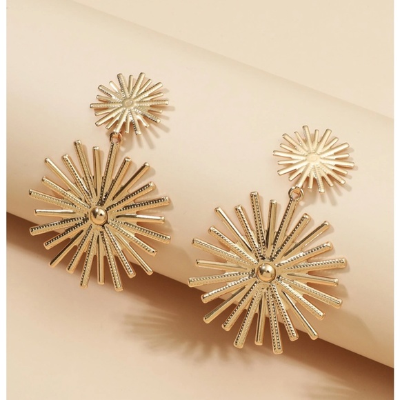 Large Dangle Fashion Earrings Yellow Gold Tone Irregular Art Deco Star Shape - Picture 2 of 3